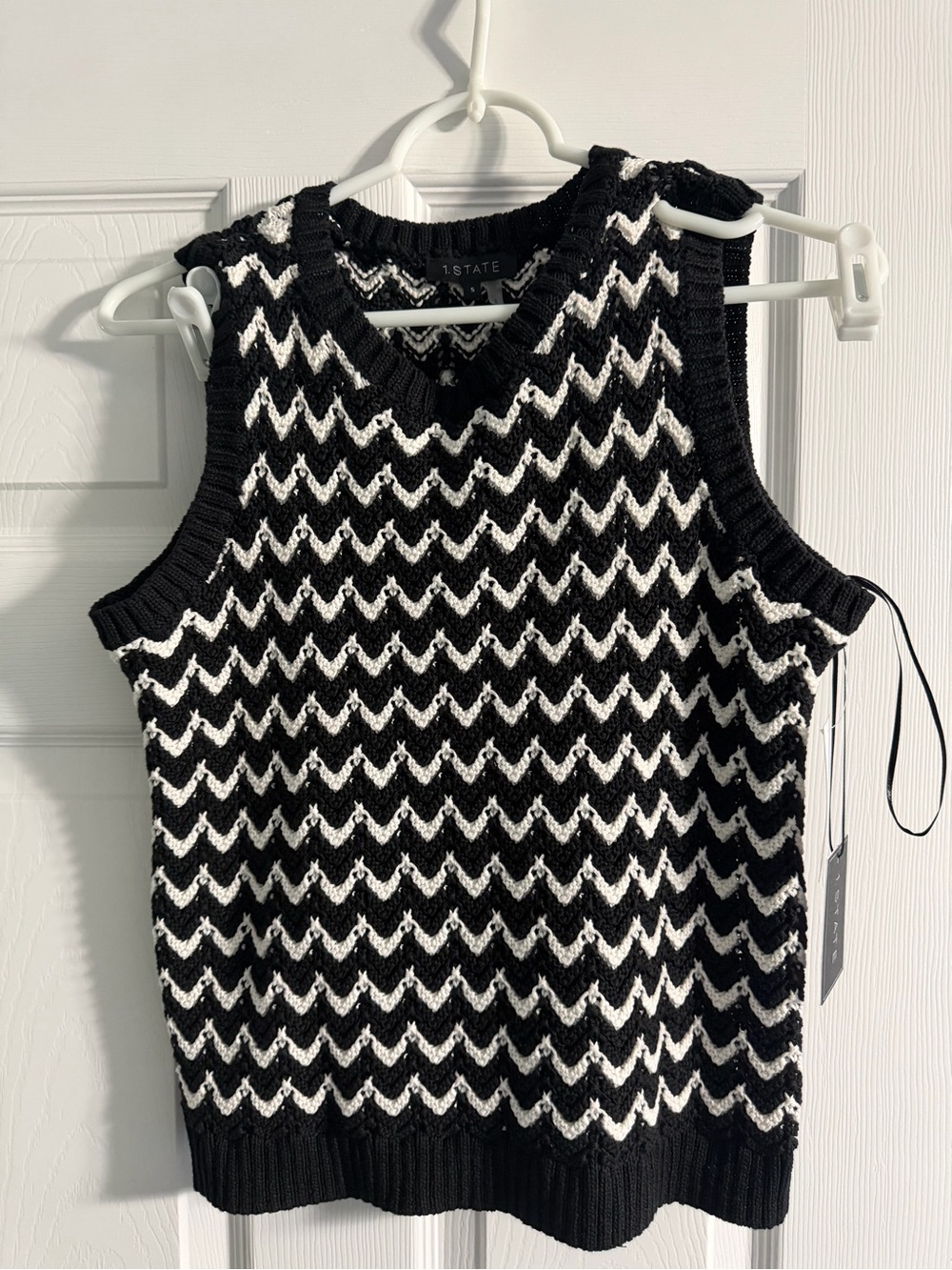 Nordstrom Black & White Chevron Knit Tank